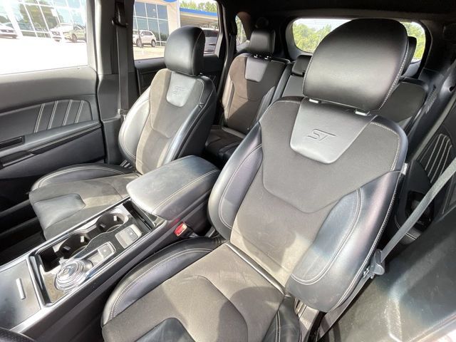 Used 2019 Ford Edge ST w/ Cold Weather Package AWD/4WD image 15