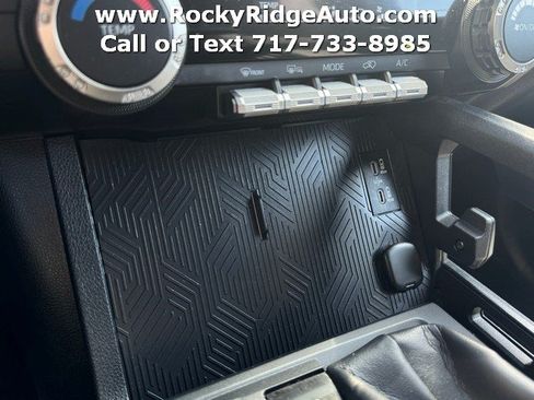 Used 2025 Toyota 4Runner SR5 AWD/4WD image 13
