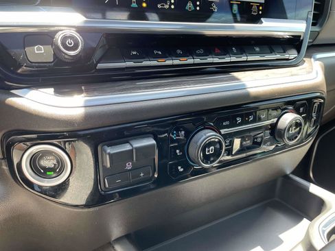 Used 2023 Chevrolet Silverado 1500 LTZ w/ LTZ Premium Package RWD image 15