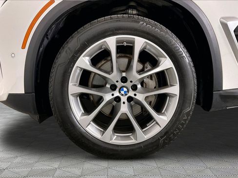 Certified 2024 BMW X5 xDrive40i w/ Premium Package AWD/4WD image 13