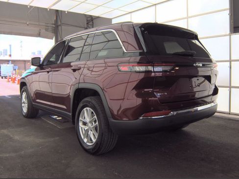 Used 2023 Jeep Compass Limited AWD/4WD image 3