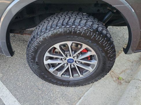 Used 2018 Ford F150 XLT w/ Equipment Group 302A Luxury AWD/4WD image 13
