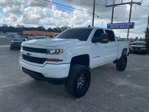 Used 2018 Chevrolet Silverado 1500 Custom w/ Custom Value Package AWD/4WD image 2