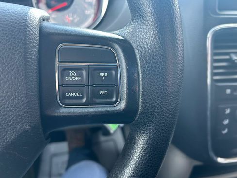 Used 2016 Dodge Grand Caravan FWD image 18