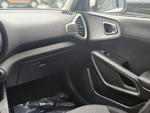 Used 2022 Kia Soul LX FWD image 17