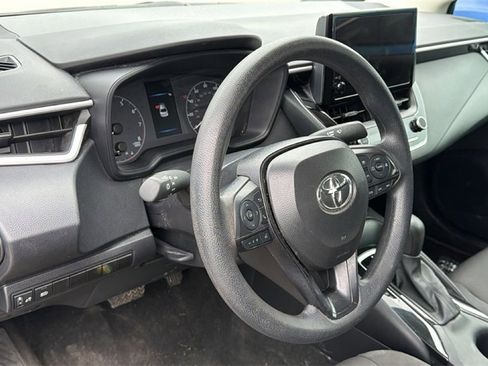 Used 2025 Toyota Corolla LE image 13