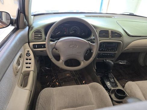 Used 1998 Oldsmobile Intrigue FWD image 12