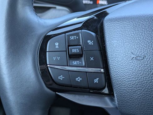 Used 2026 Ford Explorer Platinum RWD image 25