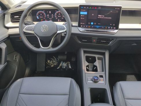 New 2026 Volkswagen Tiguan SE FWD image 14