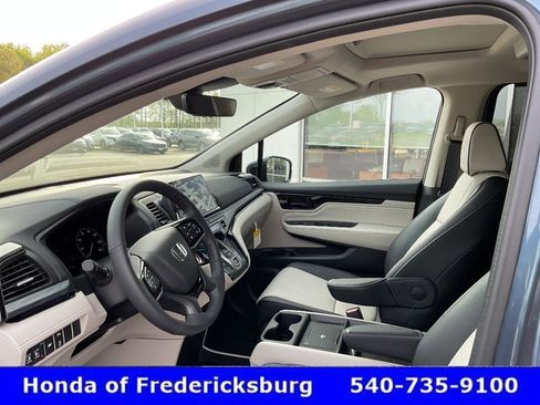 Used 2026 Honda Odyssey Elite image 32
