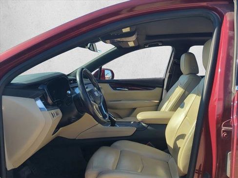 Used 2017 Cadillac XT5 Luxury image 11