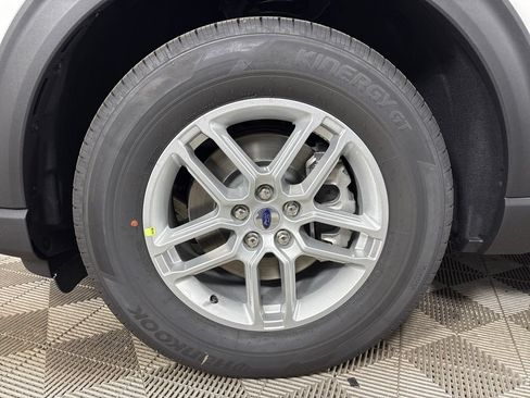 New 2026 Ford Explorer Active RWD image 13