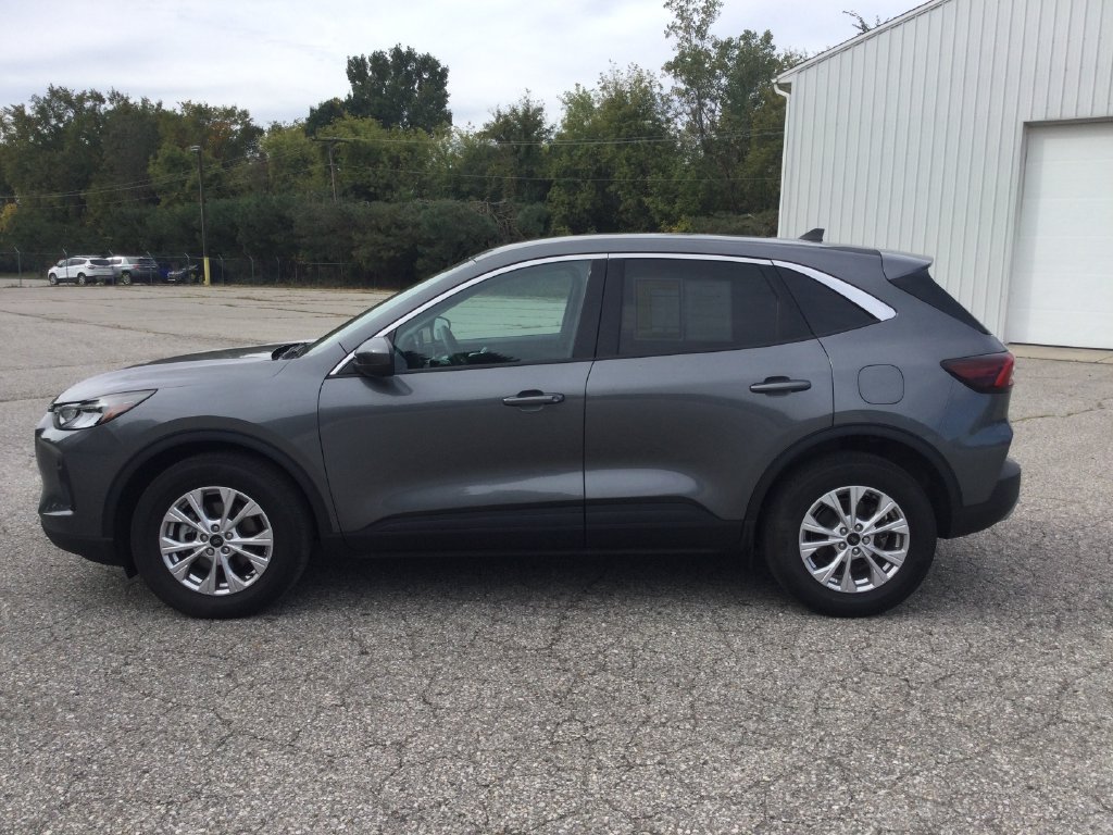 Used 2023 Ford Escape Active w/ Tech Pack #2 AWD/4WD image 4