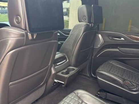 Used 2023 Cadillac Escalade ESV Sport Platinum w/ LPO, ONYX Package AWD/4WD image 9