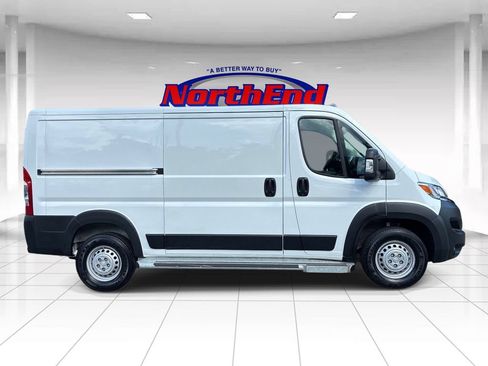 Used 2025 RAM ProMaster 2500 w/ U-Haul Equipment Group FWD image 8