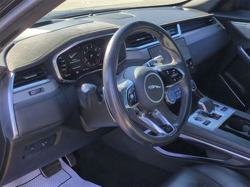 Used 2022 Jaguar F-PACE SVR image 10