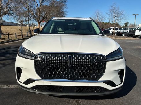 New 2026 Lincoln Aviator 2WD image 3