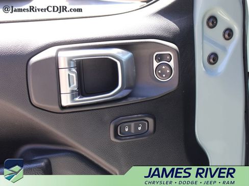 Used 2023 Jeep Wrangler Unlimited AWD/4WD image 20