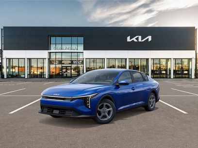 New 2025 Kia K4 LXS