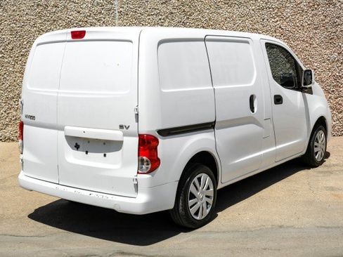 Used 2017 Nissan NV200 SV w/ Technology Package FWD image 9