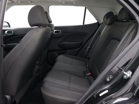 Used 2024 Hyundai Venue SEL FWD image 27