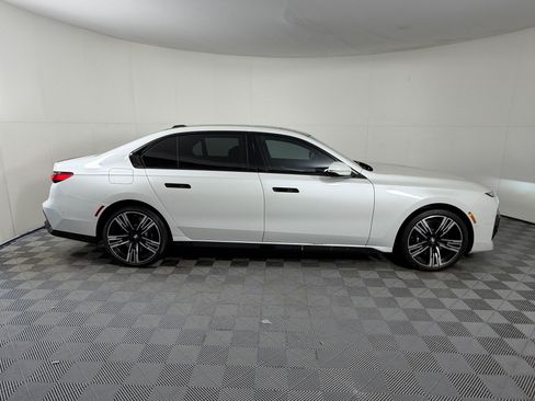 Used 2024 BMW 760i xDrive w/ Executive Package AWD/4WD image 8