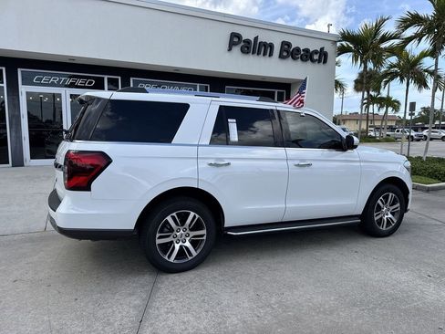 Used 2022 Ford Expedition Limited image 5