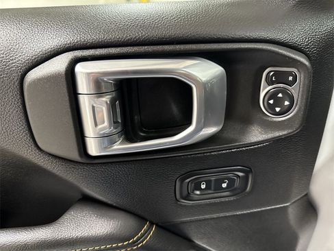Used 2021 Jeep Wrangler Unlimited Sahara image 21