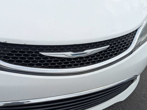 Used 2015 Chrysler 200 Limited w/ Convenience Group FWD image 11