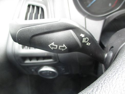 Used 2018 Ford Focus SEL FWD image 21