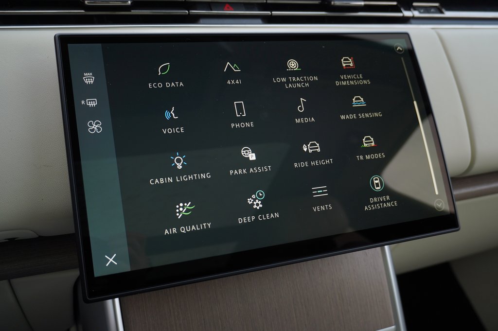 Used 2026 Land Rover Range Rover SE AWD/4WD image 21