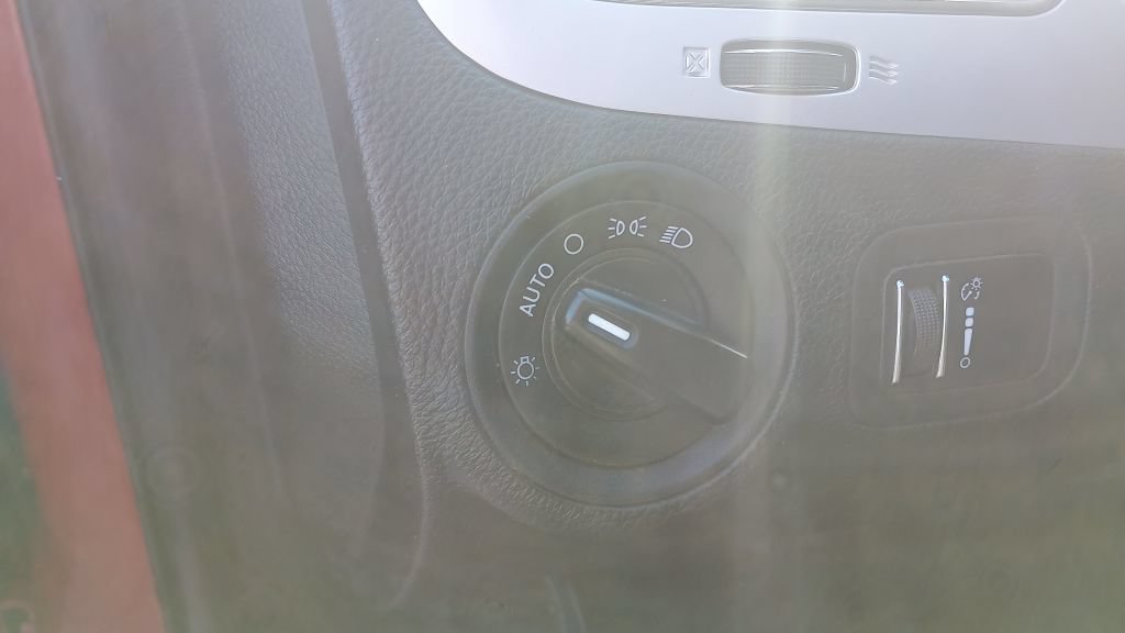 Used 2020 Dodge Journey SE FWD image 8