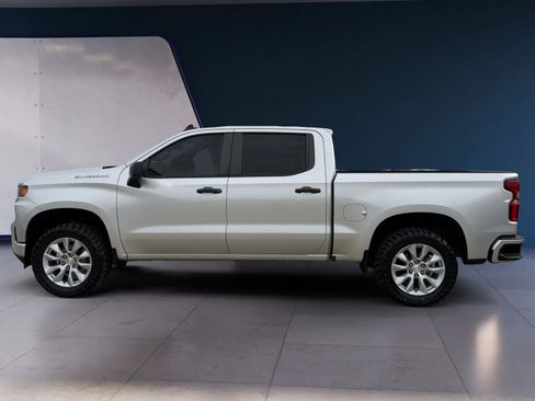 Used 2019 Chevrolet Silverado 1500 Custom w/ Custom Value Package image 2