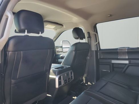 Used 2019 Ford F250 Lariat w/ Lariat Ultimate Package image 18