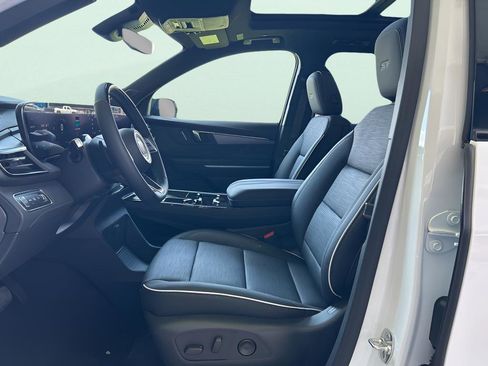 New 2026 Buick Enclave Sport Touring w/ Super Cruise Package image 7