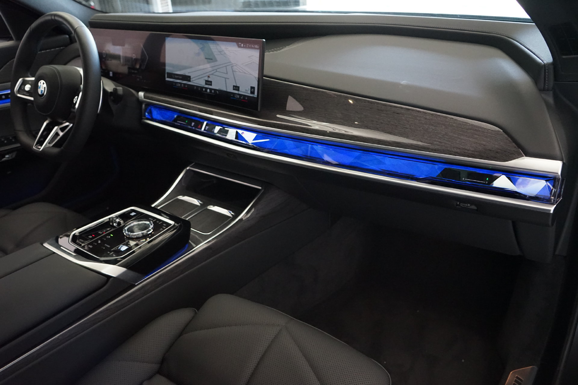 Used 2026 BMW 740i RWD image 5