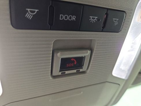 Used 2025 Toyota RAV4 XLE image 27