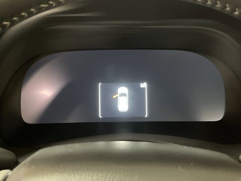 Used 2025 Toyota Highlander Platinum image 21