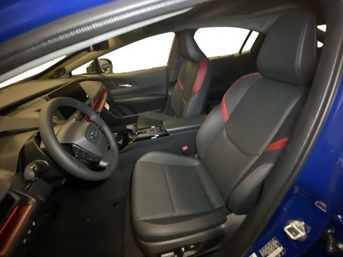 New 2025 Toyota Prius Plug-In Hybrid image 9