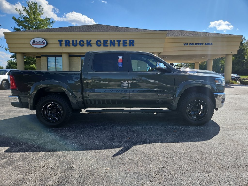 Used 2026 RAM 1500 Laramie AWD/4WD image 7