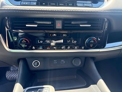 Used 2023 Nissan Rogue SL w/ SL Premium Package AWD/4WD image 25