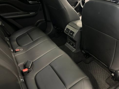 Used 2019 Jaguar F-PACE Premium image 30
