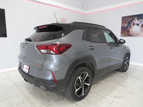 Used 2022 Chevrolet TrailBlazer RS FWD image 3