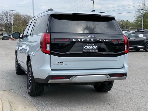 Used 2025 Ford Expedition Platinum AWD/4WD image 5