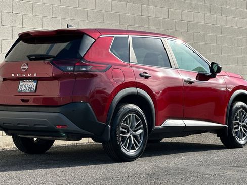Used 2023 Nissan Rogue S FWD image 4