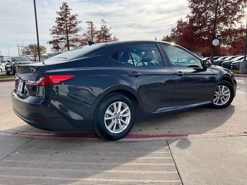 Used 2025 Toyota Camry LE image 6