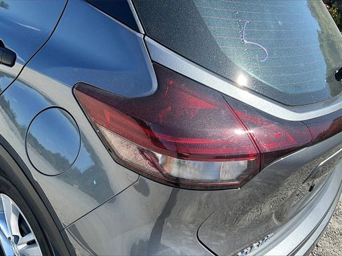 Used 2024 Nissan Kicks S image 27