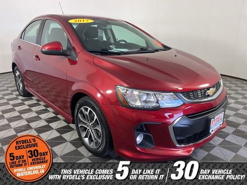 Used 2017 Chevrolet Sonic LT w/ Convenience Package FWD image 3