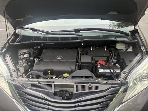 Used 2014 Toyota Sienna LE FWD image 17