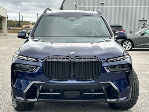 Used 2024 BMW X7 xDrive40i w/ Executive Package image 2